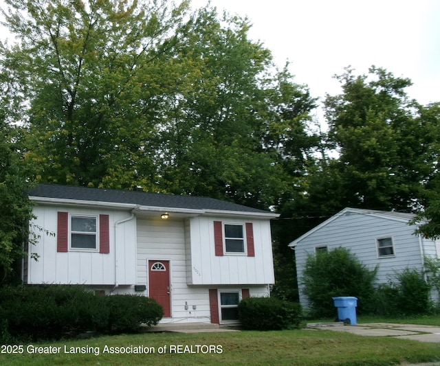 5026 Delray Dr, Lansing, MI 48910 - photo 1