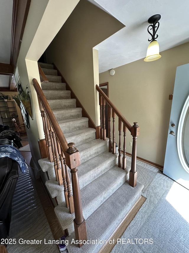 2611 Renfrew Way, Lansing, MI 48911 - photo 4