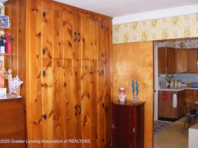 1002 Water St, Eaton Rapids, MI 48827 - view of corridor