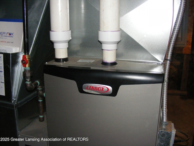 1002 Water St, Eaton Rapids, MI 48827 - utilities with heating unit