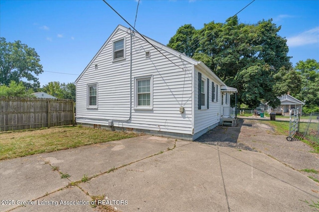 315 Hungerford St, Lansing, MI 48917 - photo 25
