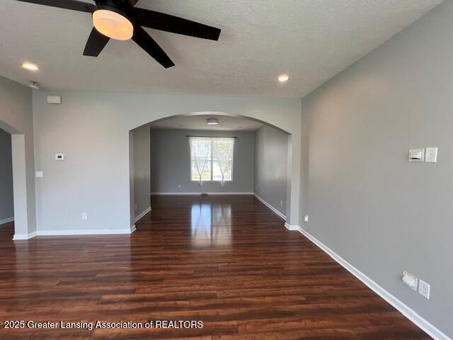 639 Willet Way E, Lansing, MI 48823 - photo 14