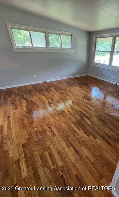 2805 Lafayette Ave, Lansing, MI 48906 - photo 5