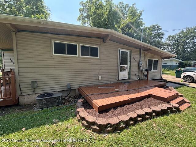 2805 Lafayette Ave, Lansing, MI 48906 - photo 1