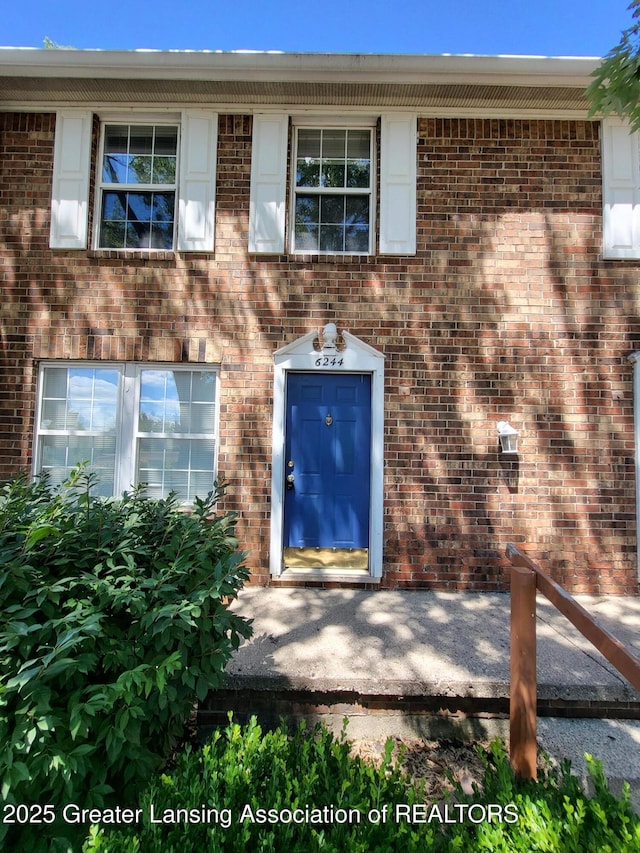 6244 Beechfield Dr, Lansing, MI 48911 - photo 2