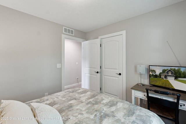 560 W Wildwood Dr, Owosso, MI 48867 - photo 22