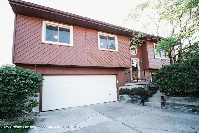 916 Westover Cir, Lansing, MI 48917 - photo 1