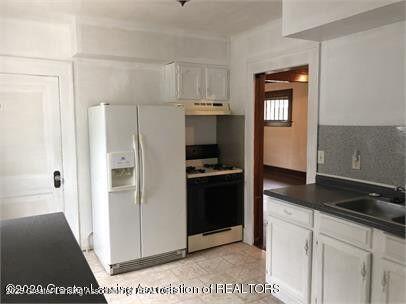 138 S Clemens Ave, Lansing, MI 48912 - photo 3