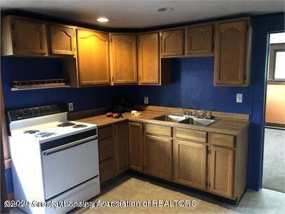 138 S Clemens Ave, Lansing, MI 48912 - photo 5