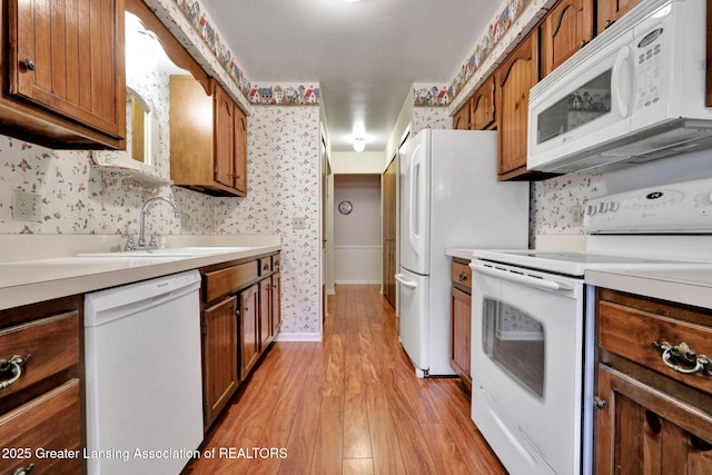 1042 Grenoble Ln Unit B, Lansing, MI 48917 - photo 12