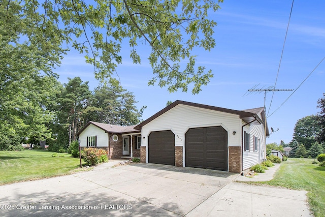 1305 S Oakland St, Saint Johns, MI 48879 - photo 2