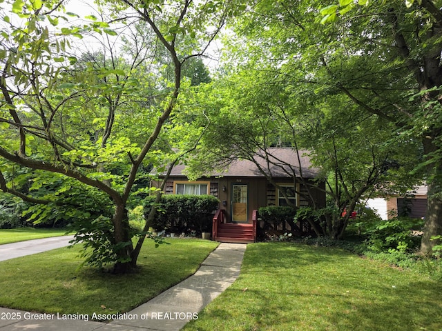 926 S Dexter Dr, Lansing, MI 48910 - photo 1