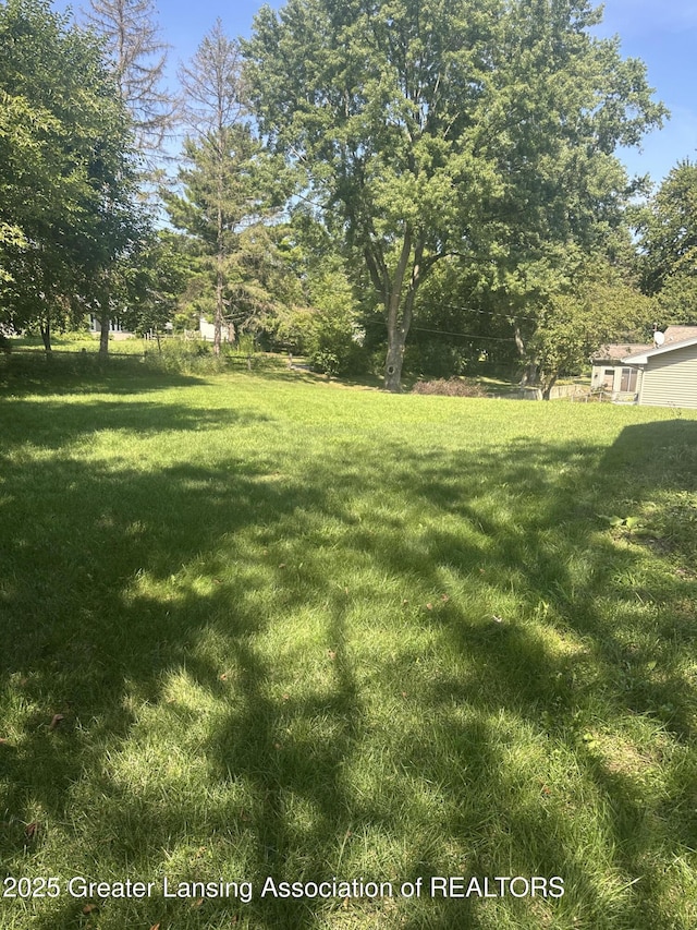 2186 Tamarack Dr, Okemos, MI 48864 - photo 25
