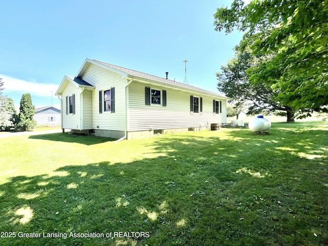 220 N Chester Rd, Charlotte, MI 48813 - photo 3