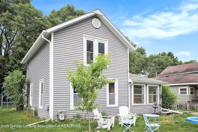 228 W Pearl St, Ovid, MI 48866 - photo 1