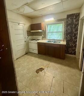 517 Jason Ct, Lansing, MI 48910 - photo 9
