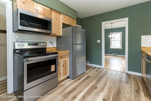 547 Kendon Dr, Lansing, MI 48910 - photo 10