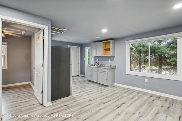 2319 Lyons Ave, Lansing, MI 48910 - photo 2