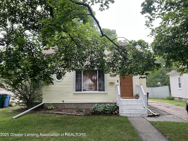 2118 Roberts Ln, Lansing, MI 48910 - photo 1
