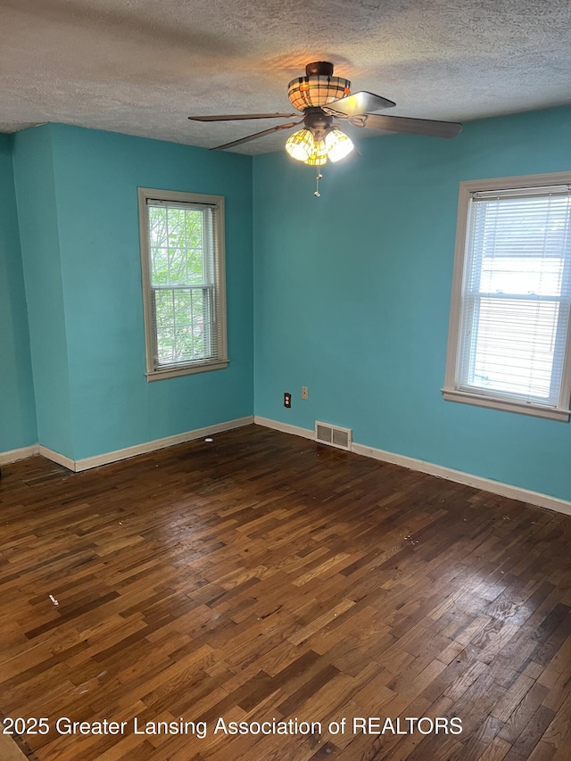 2118 Roberts Ln, Lansing, MI 48910 - photo 11