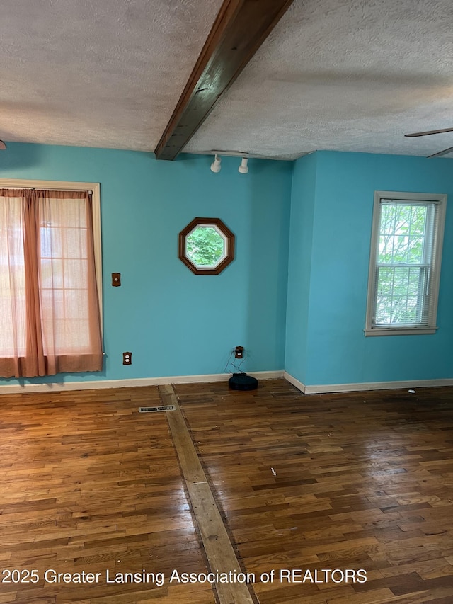 2118 Roberts Ln, Lansing, MI 48910 - photo 12
