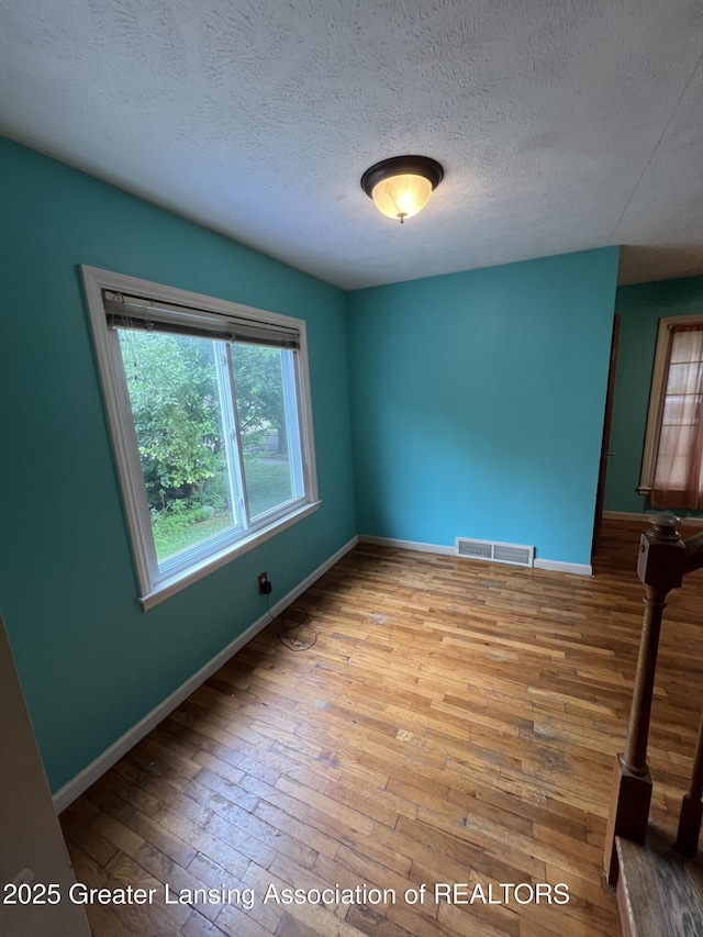 2118 Roberts Ln, Lansing, MI 48910 - photo 18