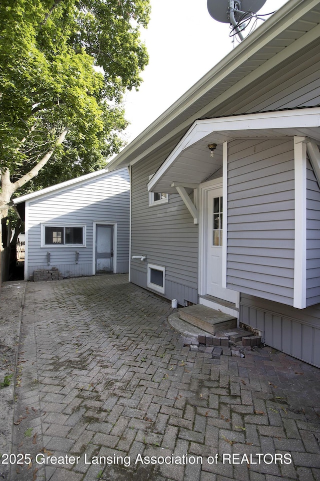 228 W Main St, Grand Ledge, MI 48837 - photo 32