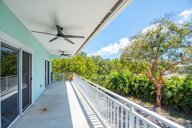 balcony featuring ceiling fan