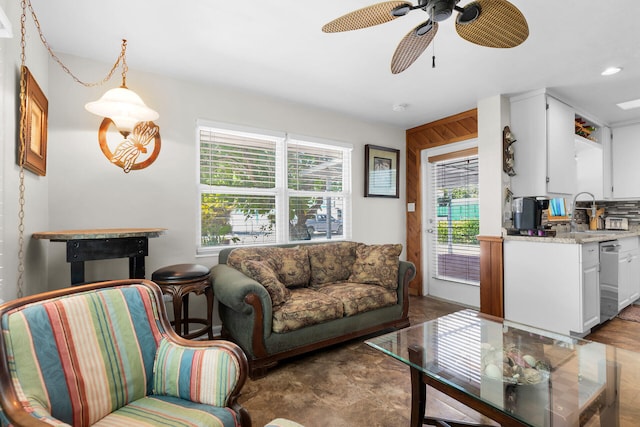 31034 Hollerich Dr, Big Pine, FL 33043 - living room featuring a ceiling fan and recessed lighting