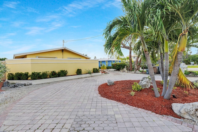 62 Sombrero Beach Rd, Marathon, FL 33050 - view of front of home with stucco siding