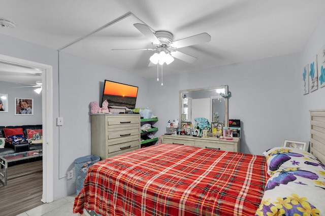 bedroom featuring a ceiling fan