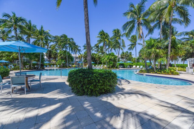 2600 Overseas Hwy Unit 5, Marathon, FL 33050 - community pool with a patio area