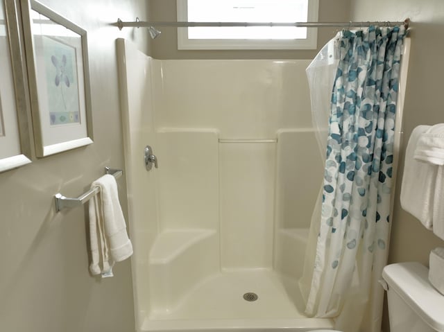 1590 Dolphin Dr, Marathon, FL 33050 - full bathroom with curtained shower