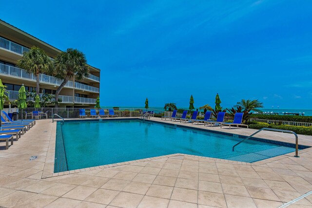 1133 Ocean Dr Unit 4, Marathon, FL 33050 - community pool featuring fence and a patio