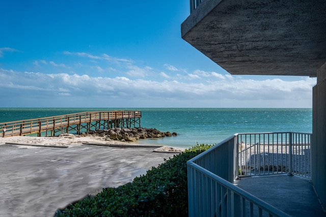 Listing photo 3 for 201 Ocean Dr Unit 110, Key Colony FL 33051