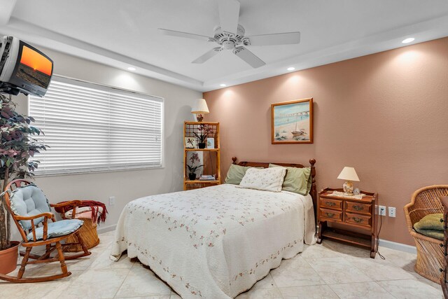 bedroom featuring ceiling fan, baseboards, and recessed lighting