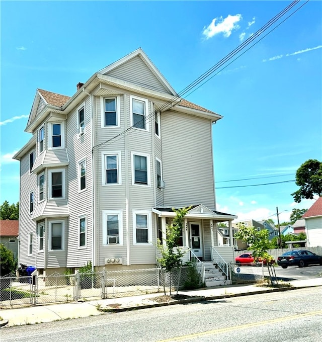 view of front of house