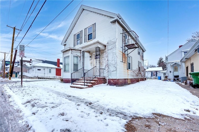 view of front of property