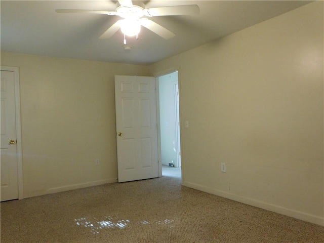 empty room featuring ceiling fan