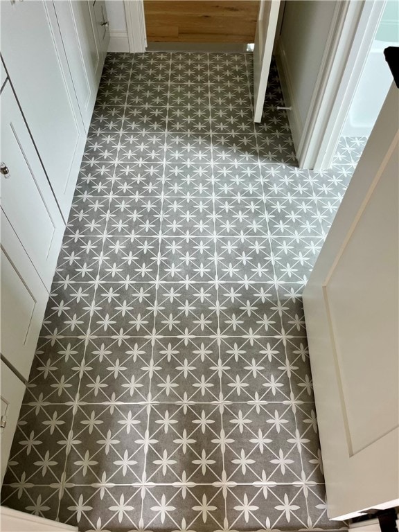 interior details with tile patterned floors