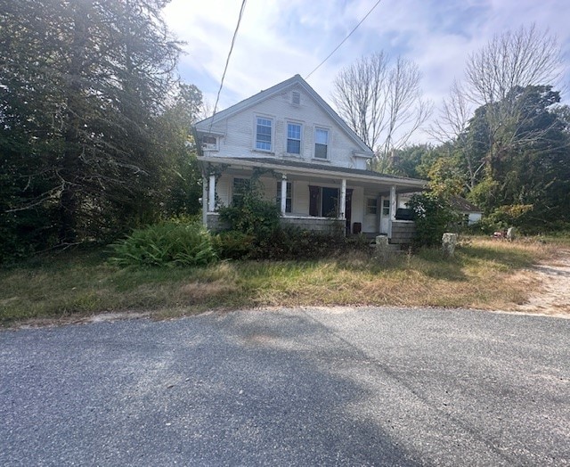 view of front of property with a porch