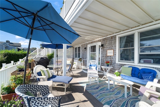 view of patio featuring outdoor lounge area