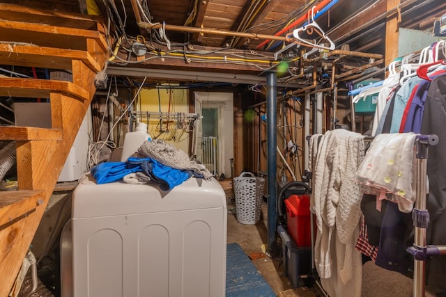 basement featuring washer / clothes dryer