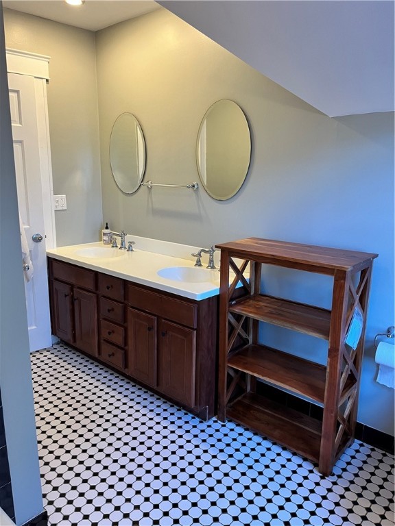 bathroom with vanity