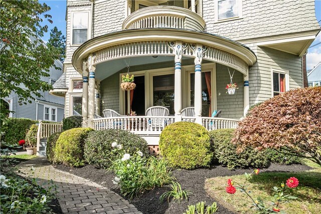 68 Kay St, Newport, RI 02840 - entrance to property with covered porch