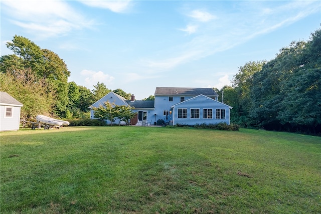 view of front of house featuring a front yard