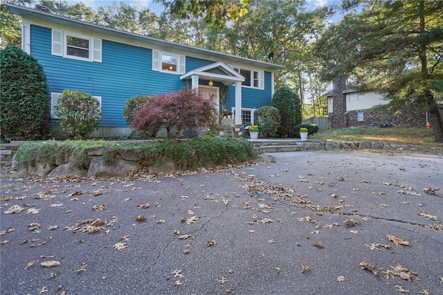 view of front of property