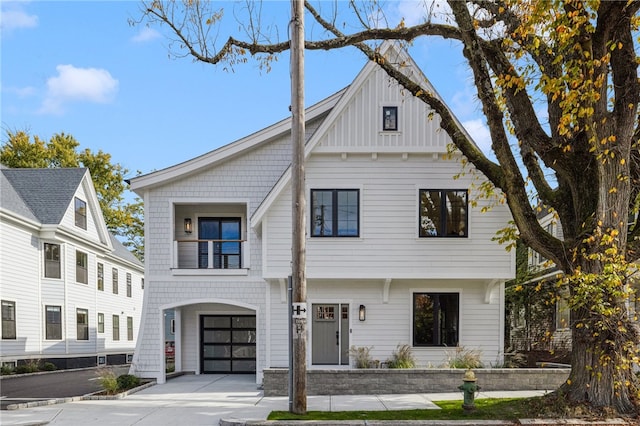 view of modern farmhouse style home