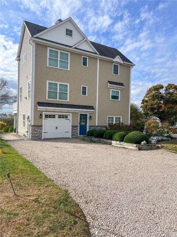 view of front facade with a garage