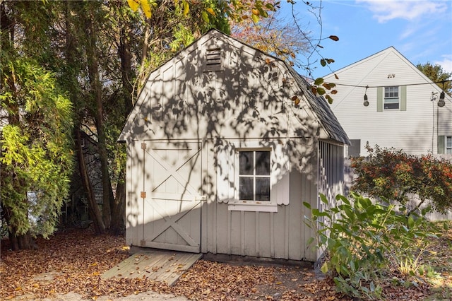 view of outbuilding